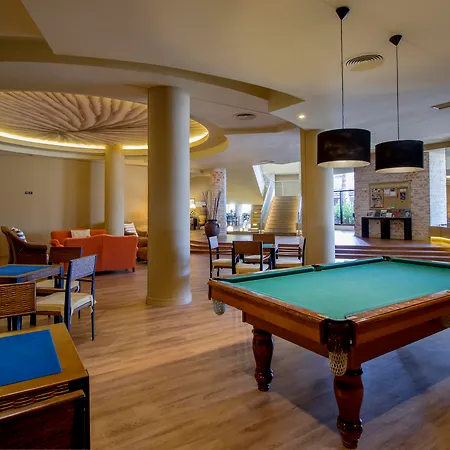 - - Savoy Signature 4* Calheta (Madeira)