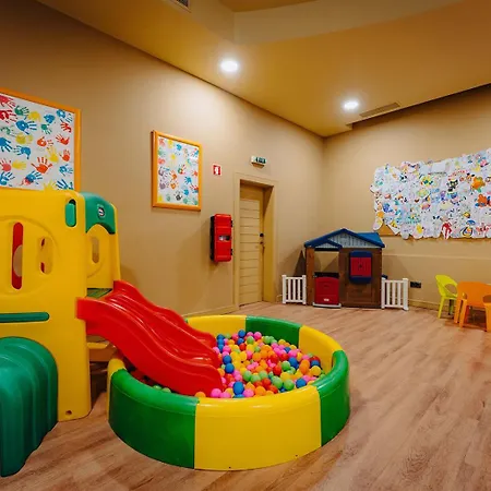 - - Savoy Signature Ξενοδοχείο 4*