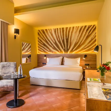 - - Savoy Signature 4* Calheta (Madeira)