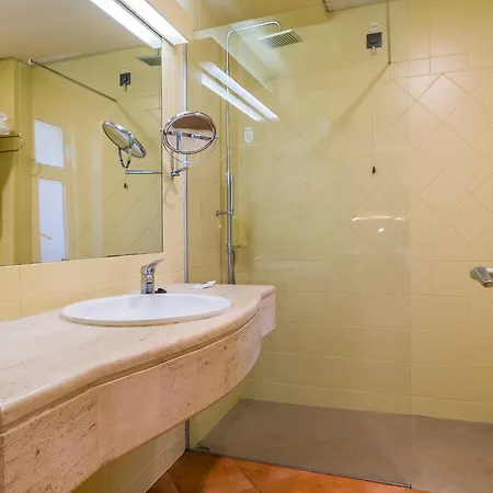 Hotel - - Savoy Signature 4*