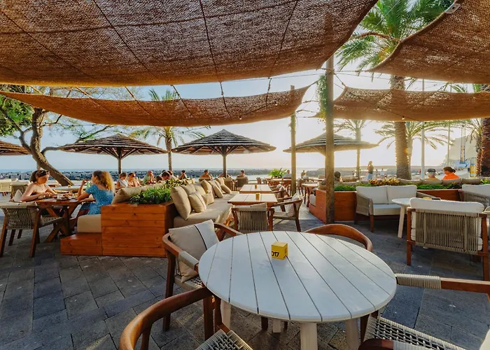 - - Savoy Signature 4*