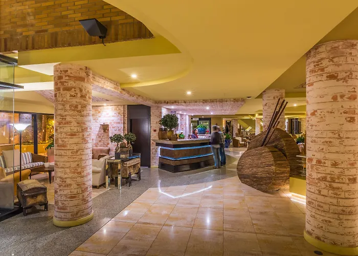 - - Savoy Signature 4* Calheta (Madeira)