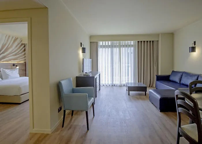 Hotel - - Savoy Signature