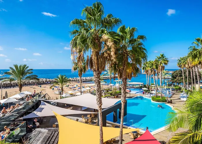 - - Savoy Signature Hotell