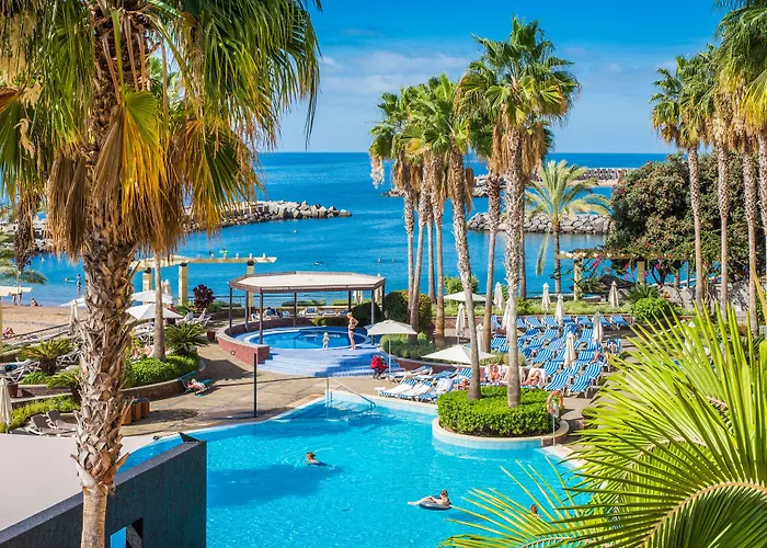 - - Savoy Signature 4*