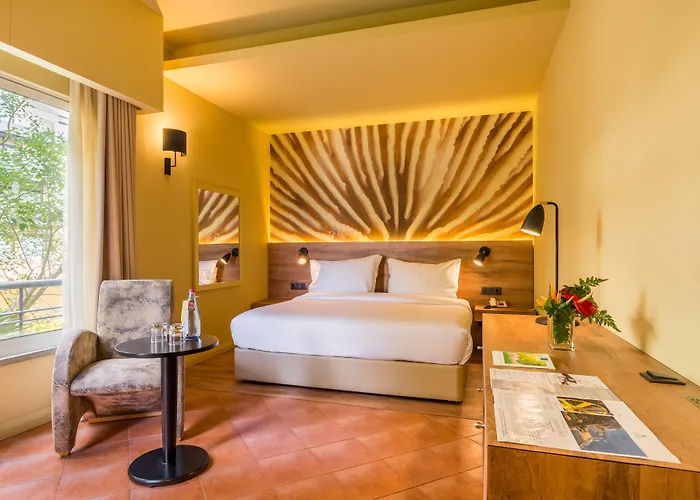 - - Savoy Signature 4* Calheta (Madeira)