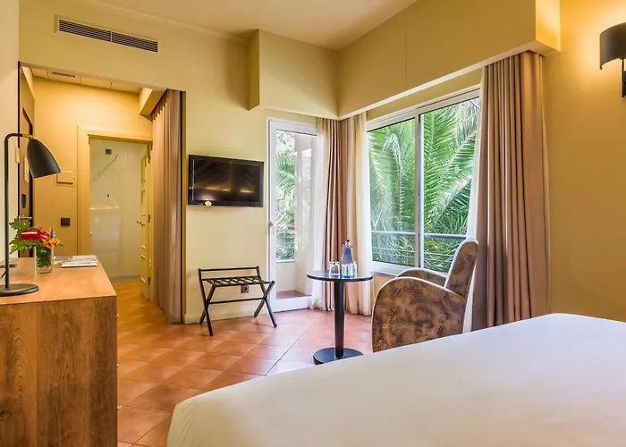 - - Savoy Signature Calheta (Madeira)