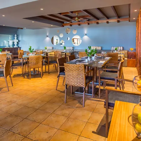 - - Savoy Signature Calheta (Madeira)