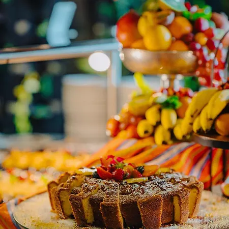 - - Savoy Signature 호텔 4*