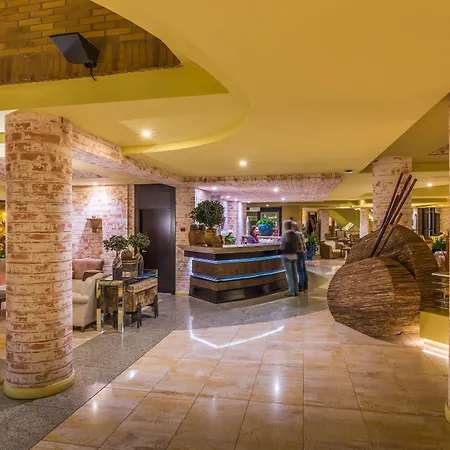 - - Savoy Signature 4* קלייטה