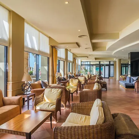 - - Savoy Signature Hotel