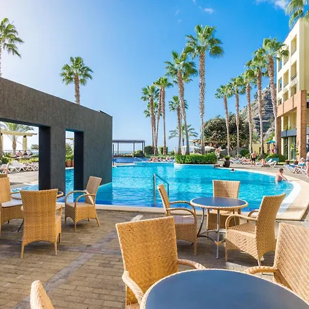- - Savoy Signature 4* Calheta (Madeira)