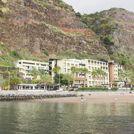 - - Savoy Signature מלון 4*