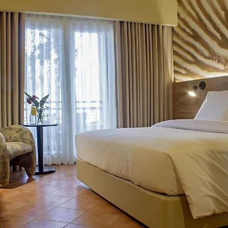 - - Savoy Signature Кальета