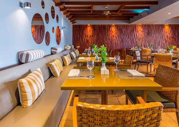 - - Savoy Signature Hotel 4*