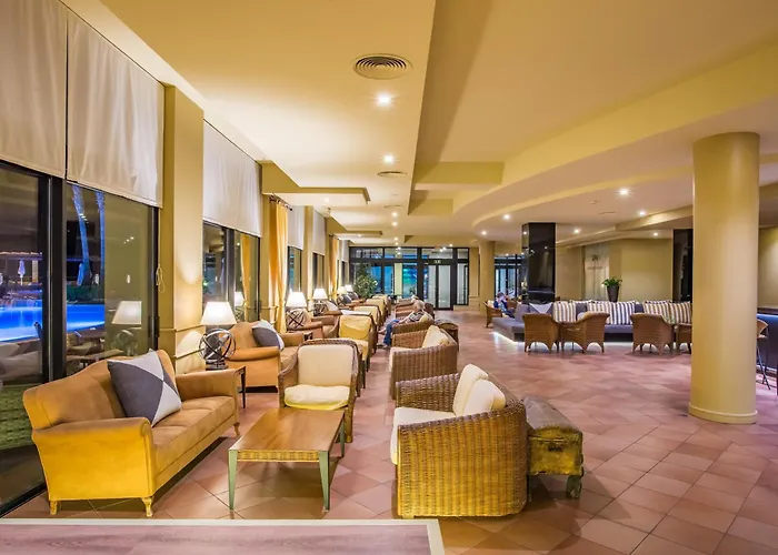 - - Savoy Signature 4*