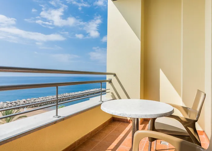 - - Savoy Signature Hotel 4*