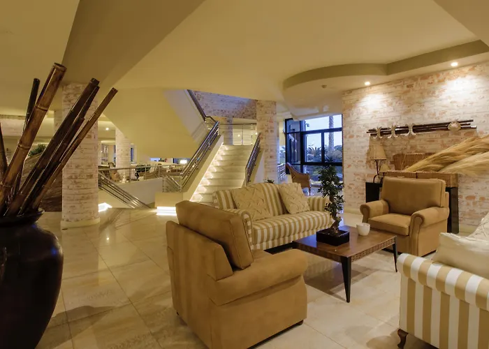 - - Savoy Signature Calheta (Madeira)