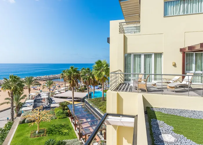 - - Savoy Signature 4* Calheta (Madeira)